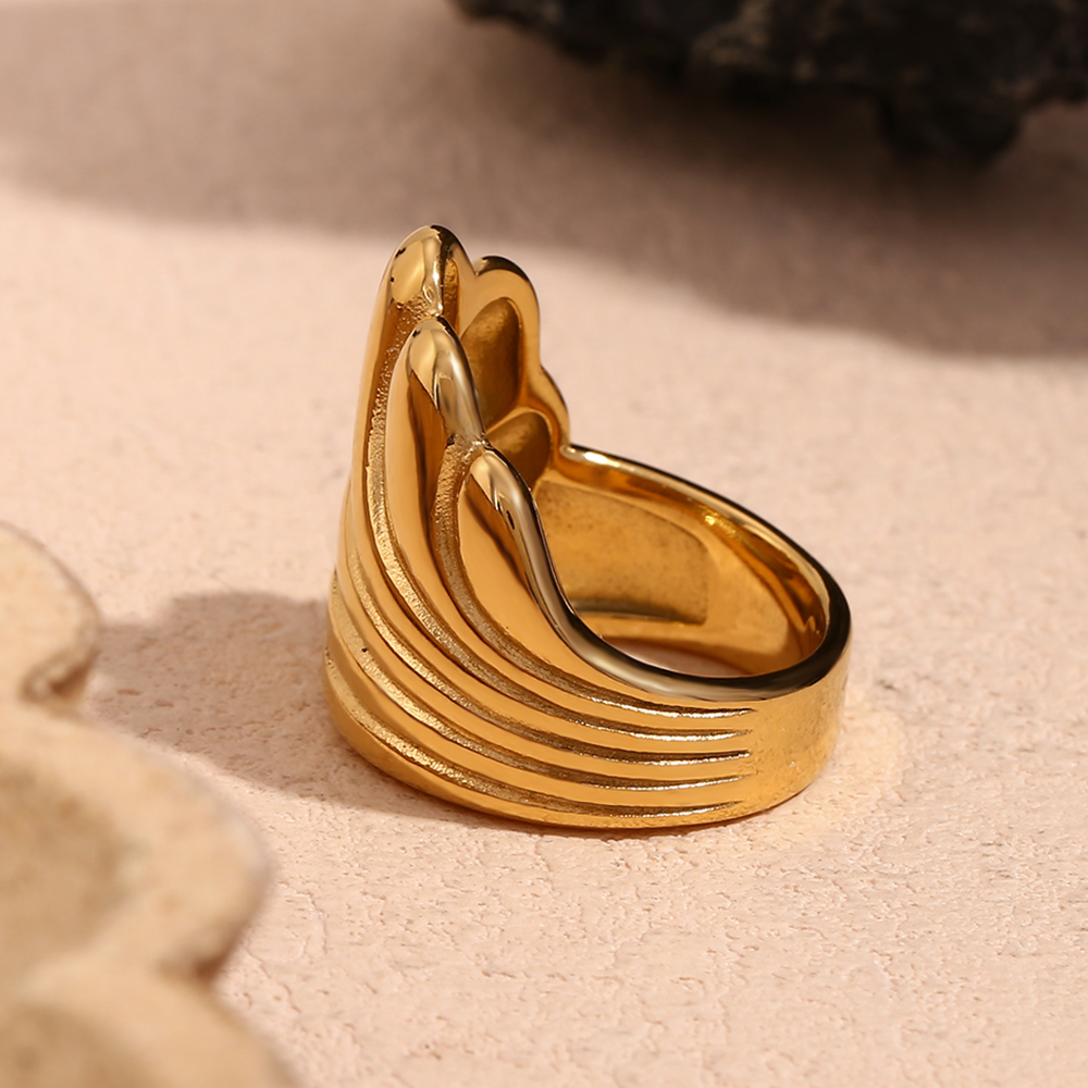 Vintage Style Simple Style Sea Wave Stainless Steel Plating 18k Gold Plated Rings display picture 5
