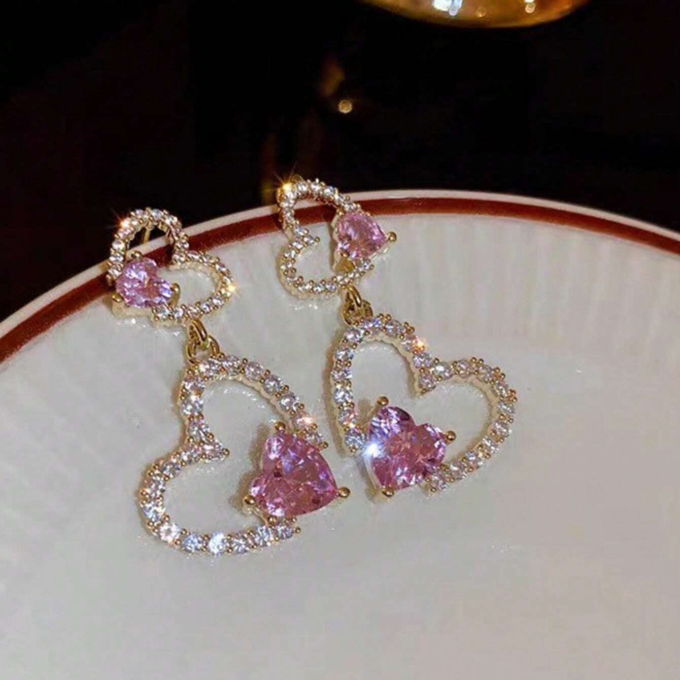 1 Pair Sweet Shiny Heart Shape Hollow Out Alloy Rhinestones Drop Earrings display picture 3