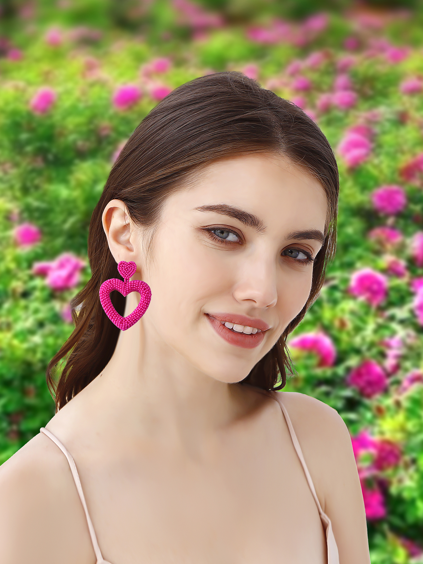1 Pair Romantic Sweet Heart Shape Handmade Beaded Drop Earrings display picture 1