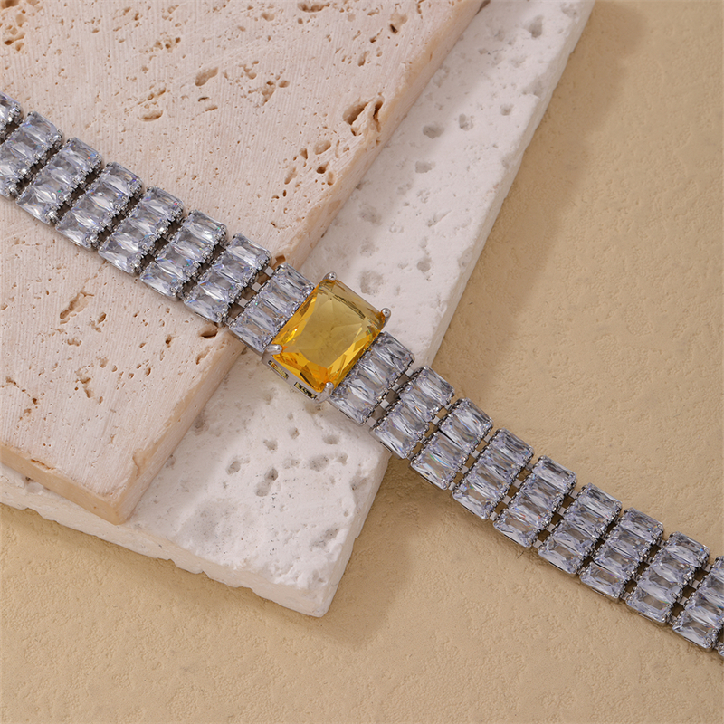 Copper K Gold Plated Rhodium Plated Casual Simple Style Quadrilateral Zircon Bracelets display picture 1