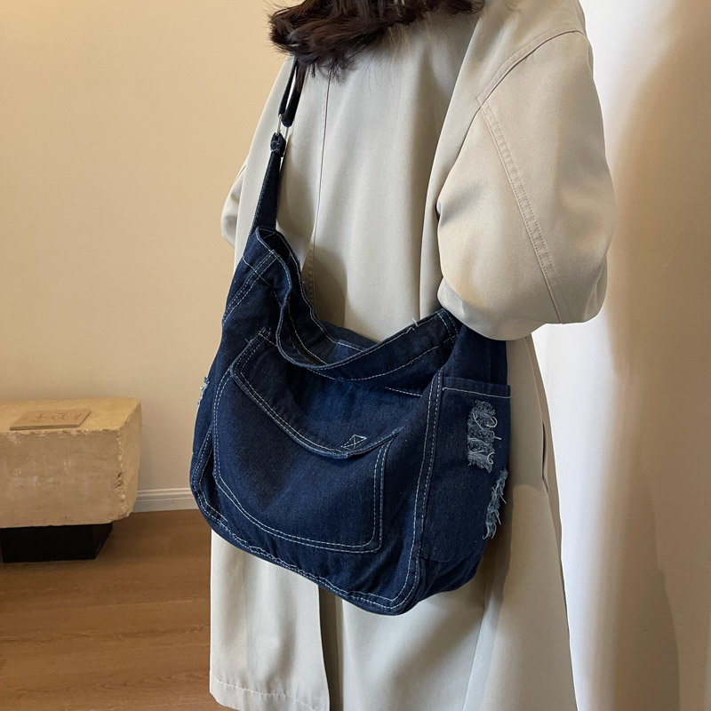 Women's Denim Solid Color Vintage Style Sewing Thread Square Zipper Crossbody Bag display picture 13