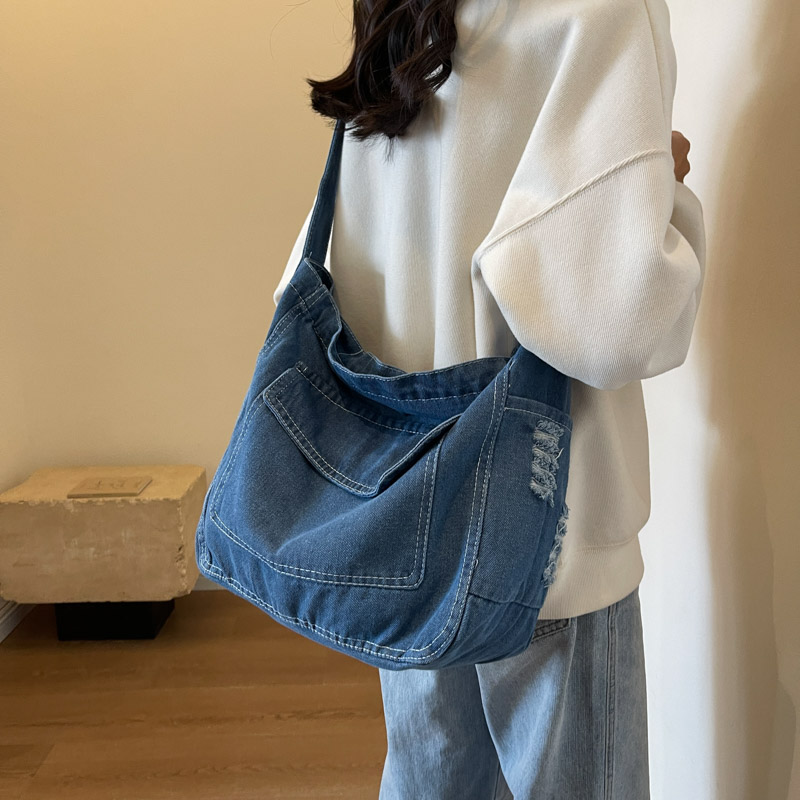 Women's Denim Solid Color Vintage Style Sewing Thread Square Zipper Crossbody Bag display picture 7