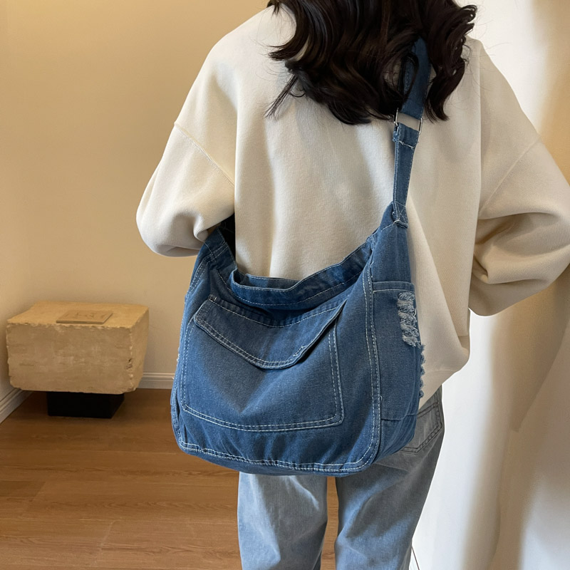 Women's Denim Solid Color Vintage Style Sewing Thread Square Zipper Crossbody Bag display picture 11