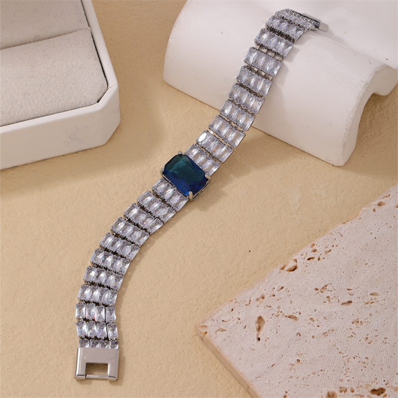 Copper K Gold Plated Rhodium Plated Casual Simple Style Quadrilateral Zircon Bracelets display picture 10