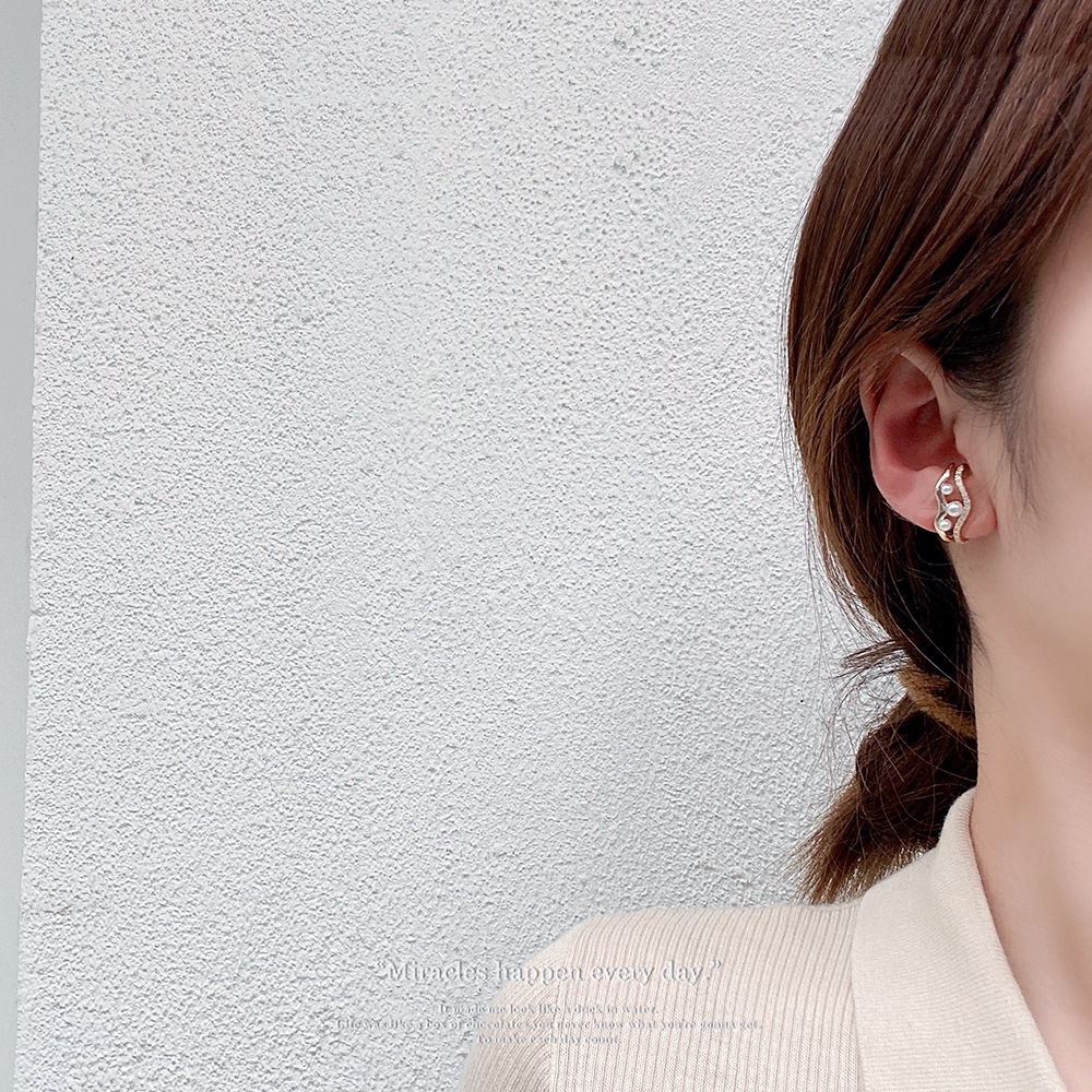 1 Piece Elegant Geometric Plating Inlay Copper Artificial Pearls Zircon Ear Cuffs display picture 5