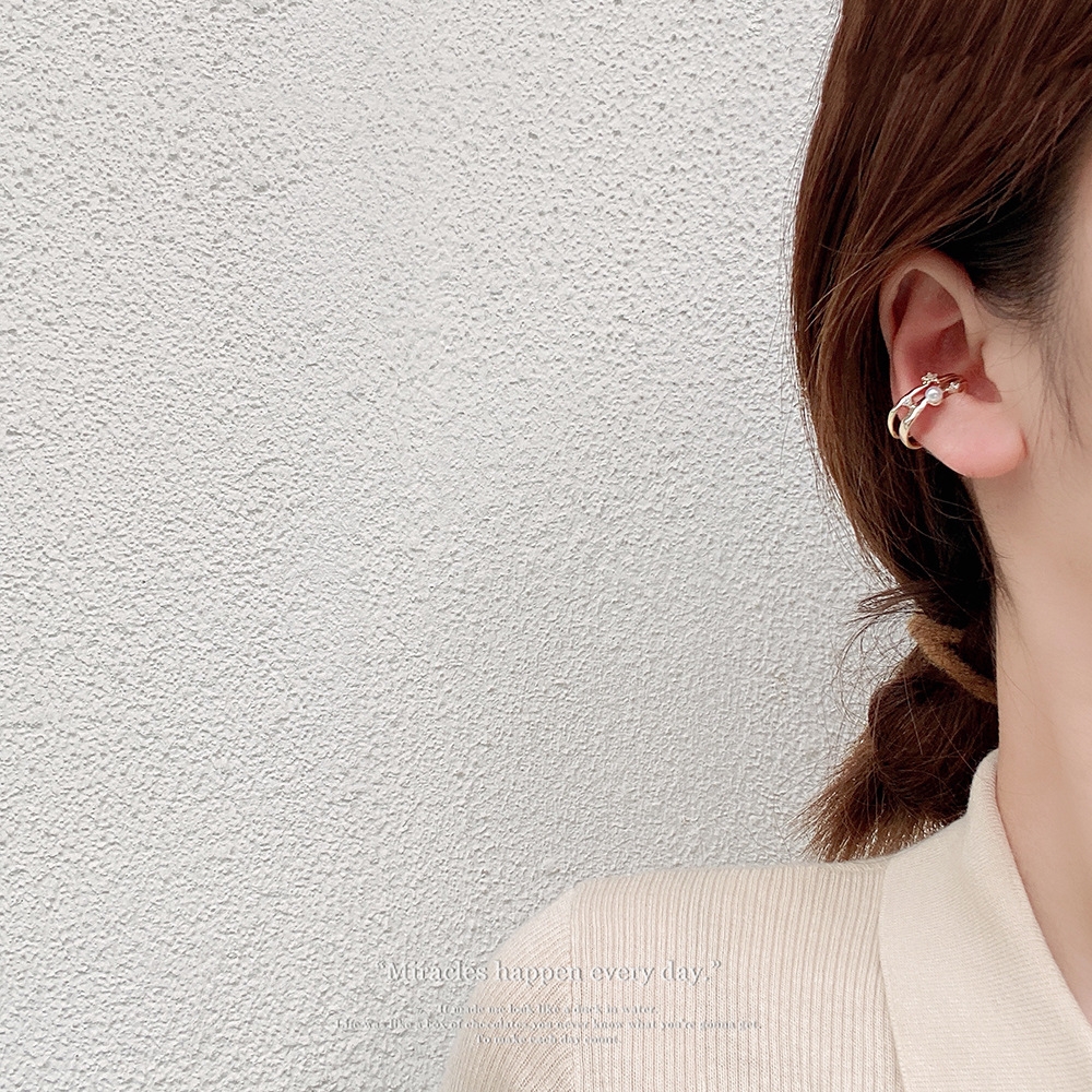 1 Piece Elegant Simple Style Geometric Plating Inlay Copper Artificial Pearls Zircon Ear Cuffs display picture 5
