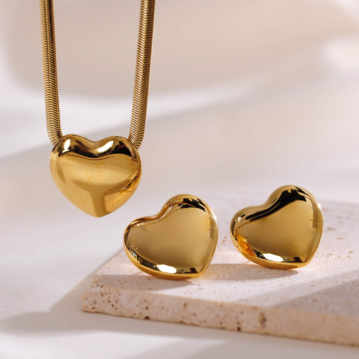 Elegant Einfacher Stil Herzform Rostfreier Stahl Überzug 18 Karat Vergoldet Ohrringe Halskette display picture 3