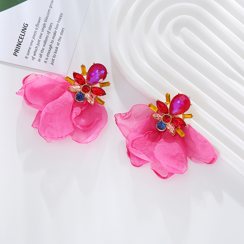 1 Pair Elegant Petal Plating Inlay Alloy Rhinestones Glass Drill Gold Plated Drop Earrings display picture 4