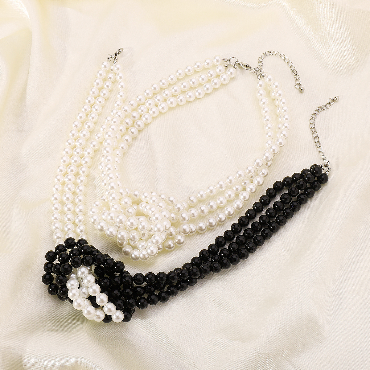 Elegant Geometric Imitation Pearl Beaded Women's Necklace display picture 4