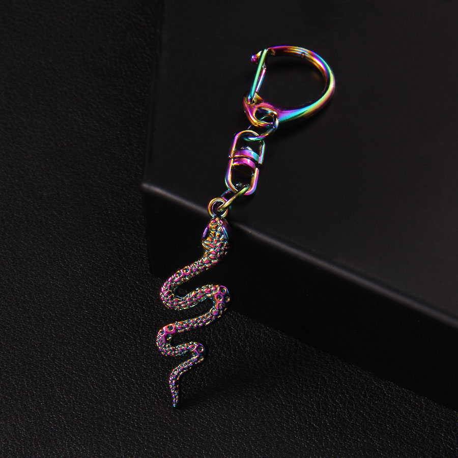 Retro Punk Snake Alloy Bag Pendant Keychain display picture 9