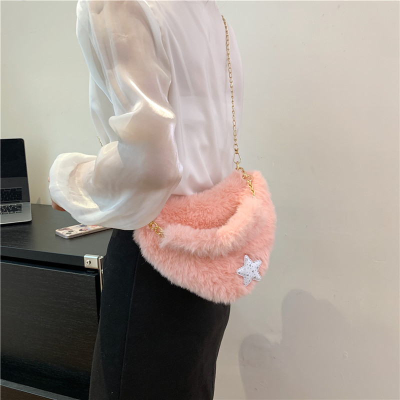 Women's Fur Solid Color Streetwear Sewing Thread Heart-shaped Zipper Shoulder Bag display picture 11