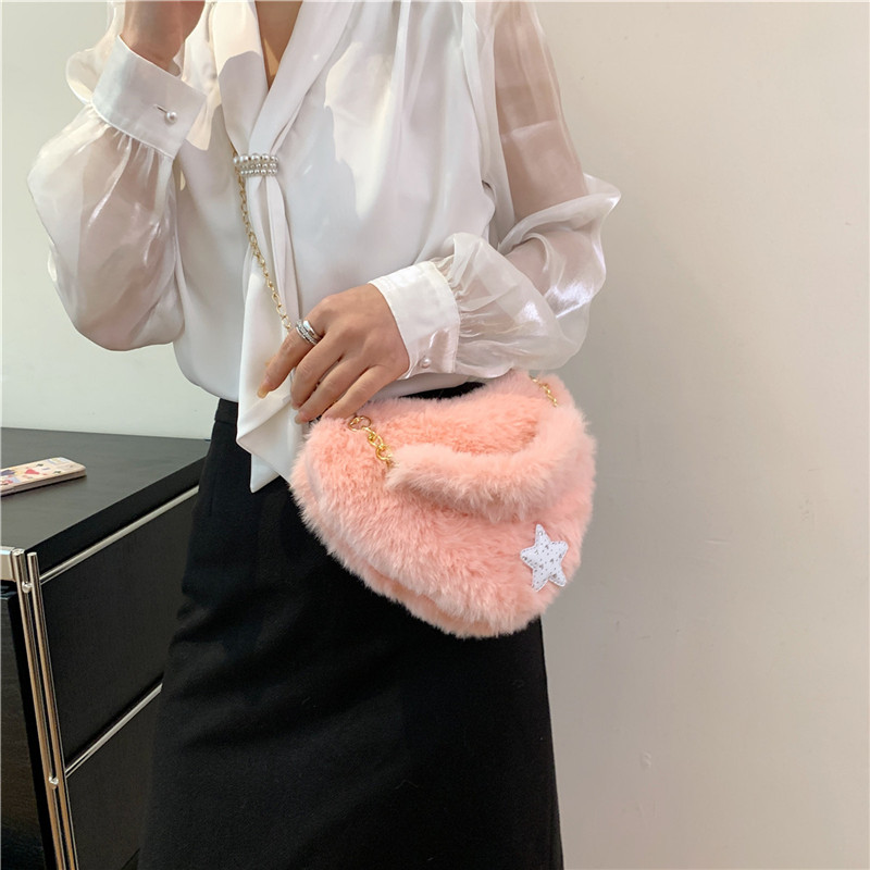 Women's Fur Solid Color Streetwear Sewing Thread Heart-shaped Zipper Shoulder Bag display picture 12