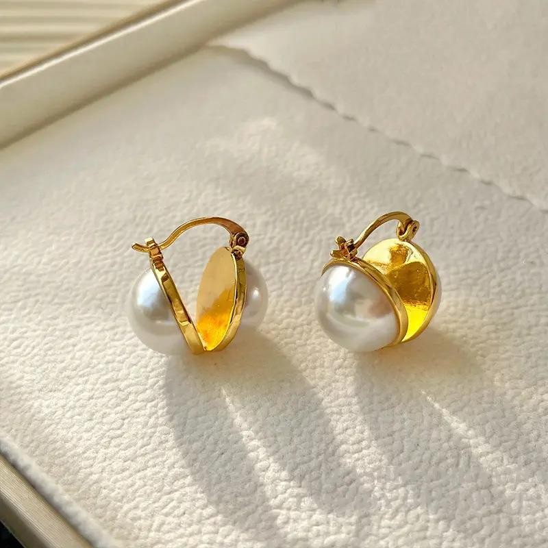 1 Pair Elegant Heart Shape Plating Inlay Copper Artificial Pearls 18k Gold Plated White Gold Plated Earrings display picture 3