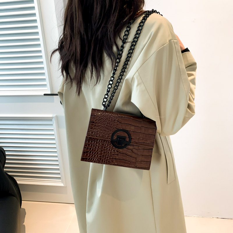 Women's Pu Solid Color Vintage Style Classic Style Sewing Thread Metal Button Square Flip Cover Shoulder Bag display picture 14