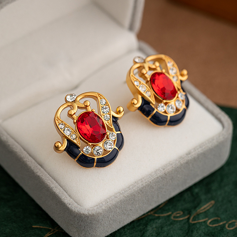 1 Pair Elegant Retro Geometric Plating Inlay Alloy Artificial Gemstones 18k Gold Plated Ear Studs display picture 3