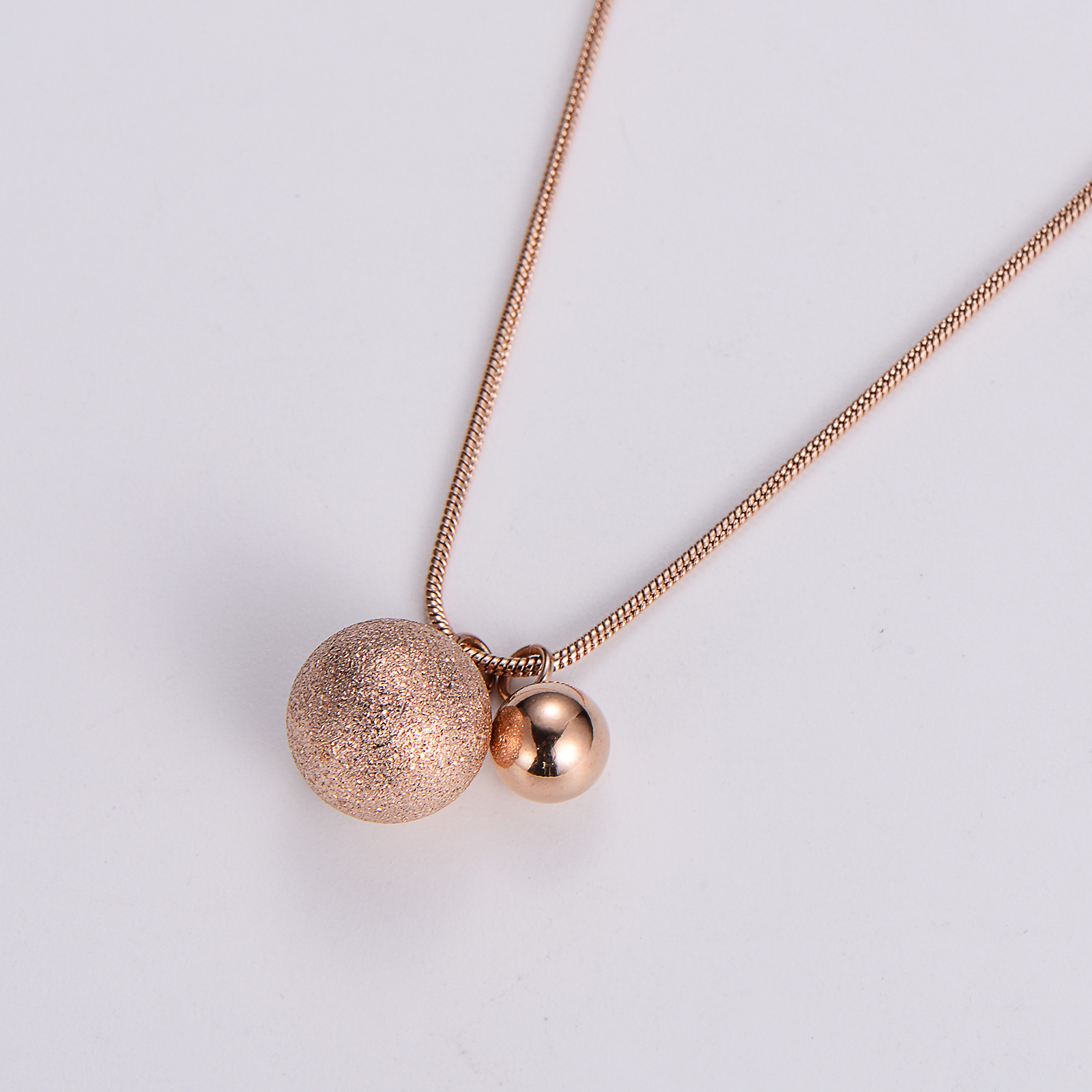 Stainless Steel 18K Gold Plated Rose Gold Plated Sweet Shiny Ball Pendant Necklace display picture 2