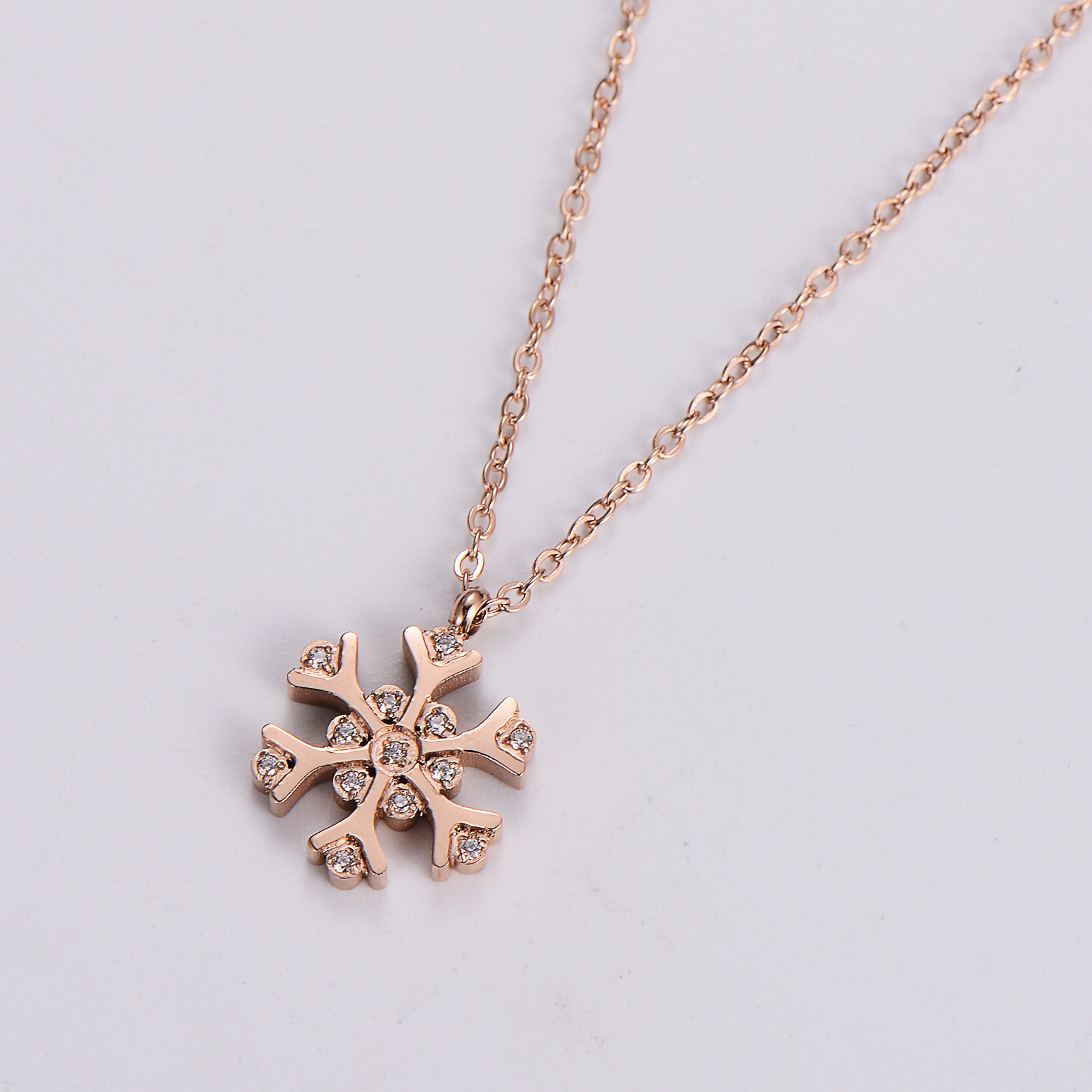 Stainless Steel 18K Gold Plated Rose Gold Plated Pastoral Shiny Inlay Snowflake Zircon Pendant Necklace display picture 6