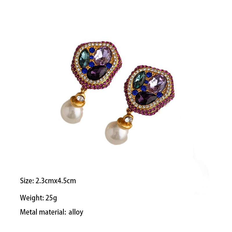 1 Pair Retro Luxurious Geometric Plating Inlay Alloy Artificial Pearls Rhinestones 18k Gold Plated Drop Earrings display picture 5