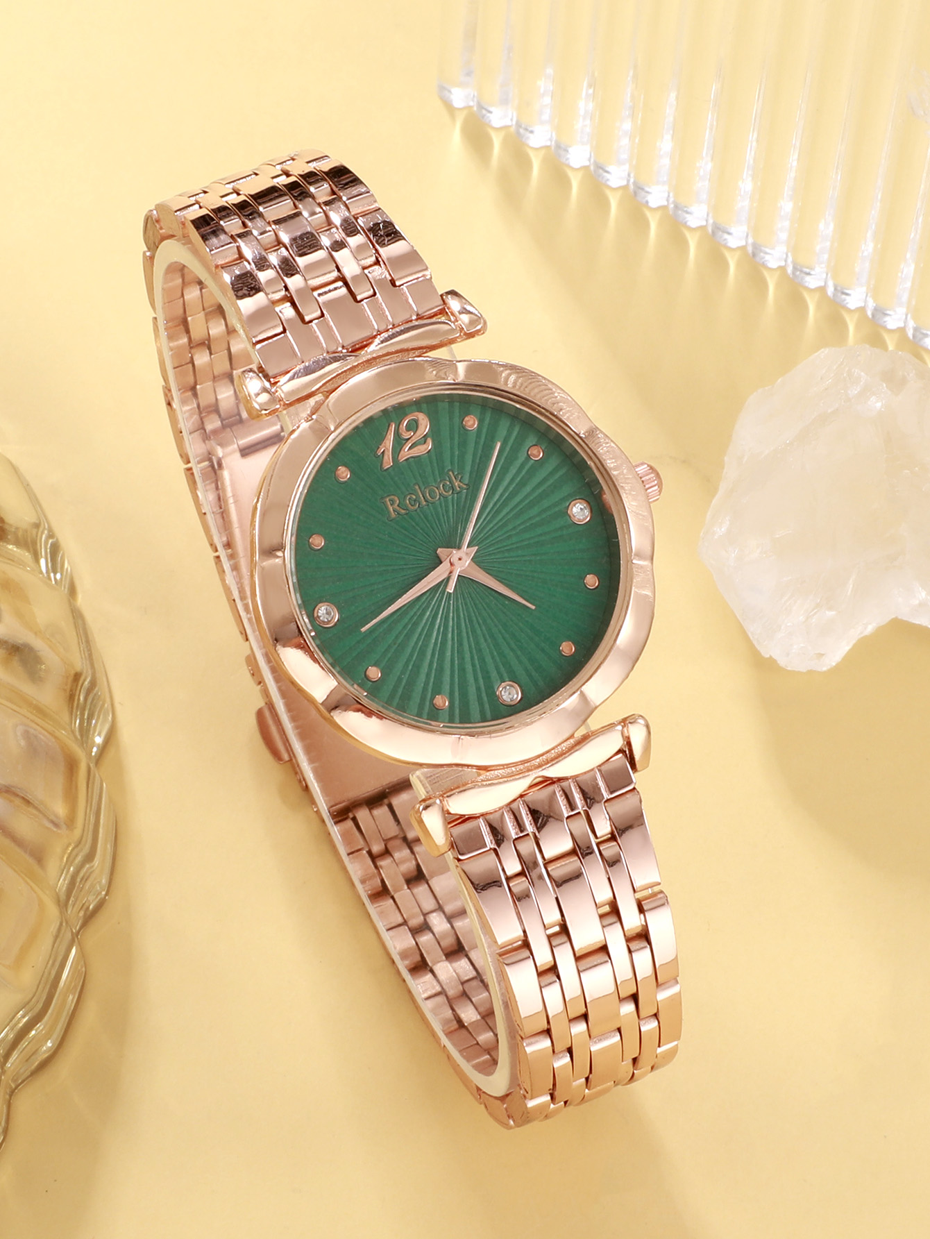 Casual Elegant Luxurious Solid Color Folding Buckle Quartz Women's Watches display picture 15