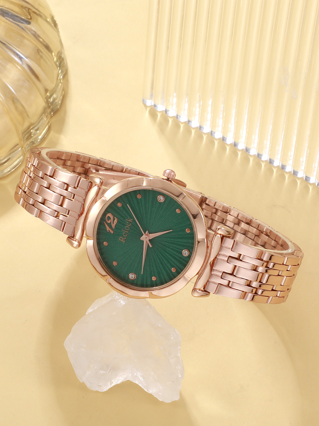 Casual Elegant Luxurious Solid Color Folding Buckle Quartz Women's Watches display picture 16