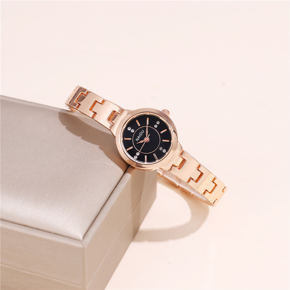 Simple Style Solid Color Quartz Women's Watches display picture 11