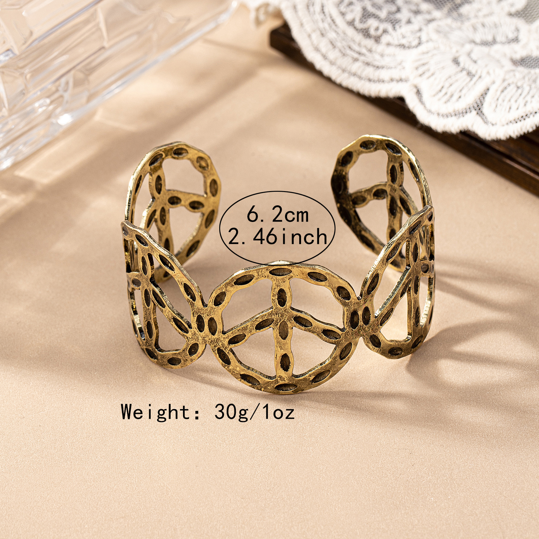 Retro Exaggerated Geometric Gold Plated Alloy Wholesale Bangle display picture 1