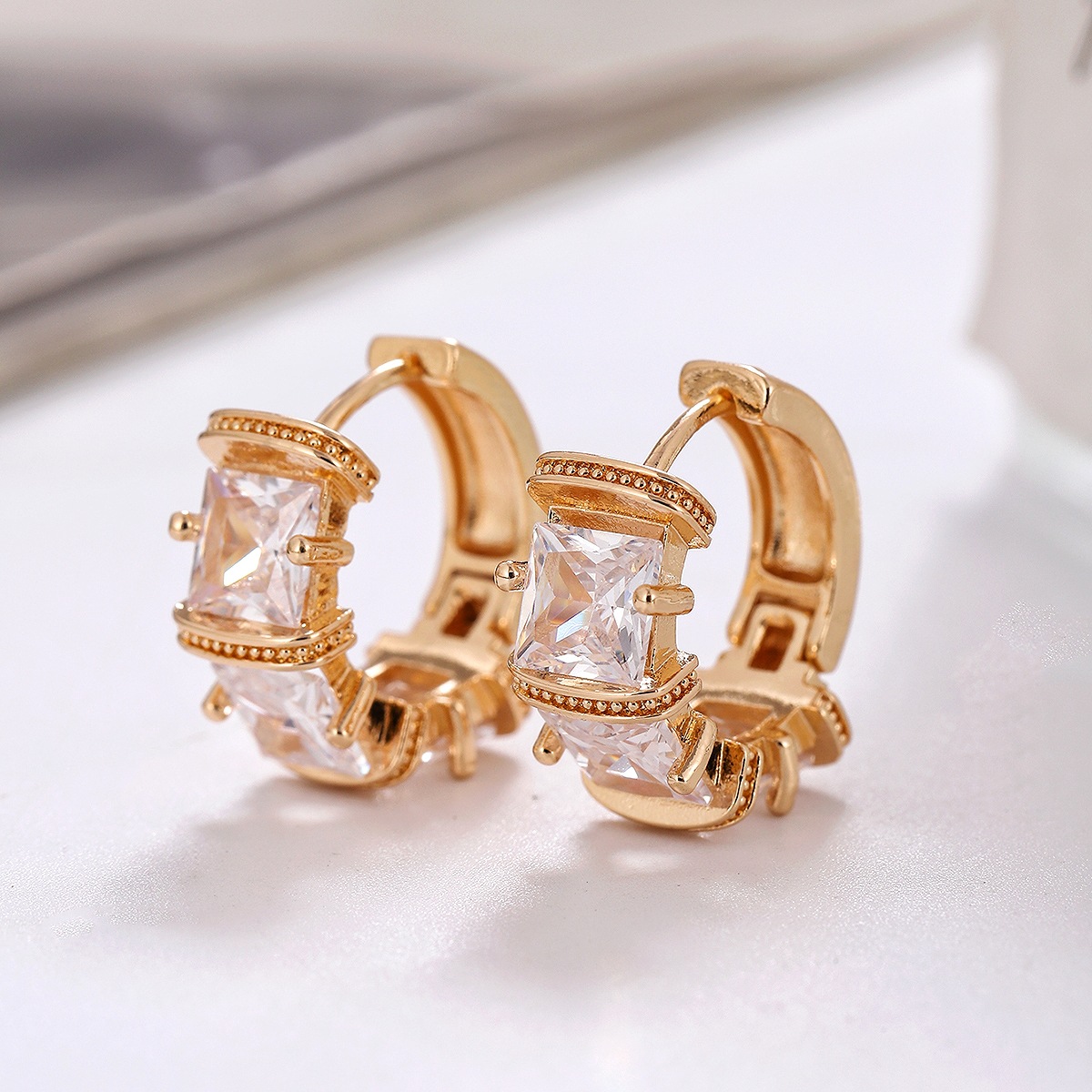 1 Pair Simple Style Geometric Copper Hoop Earrings display picture 6