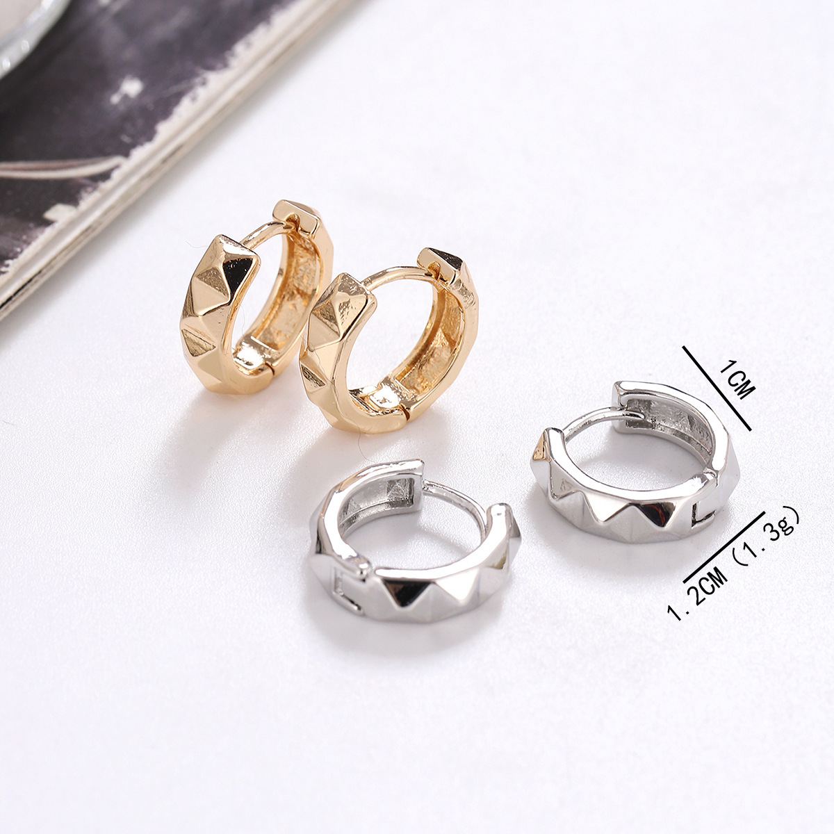 1 Pair Simple Style Geometric Plating Copper Hoop Earrings display picture 4