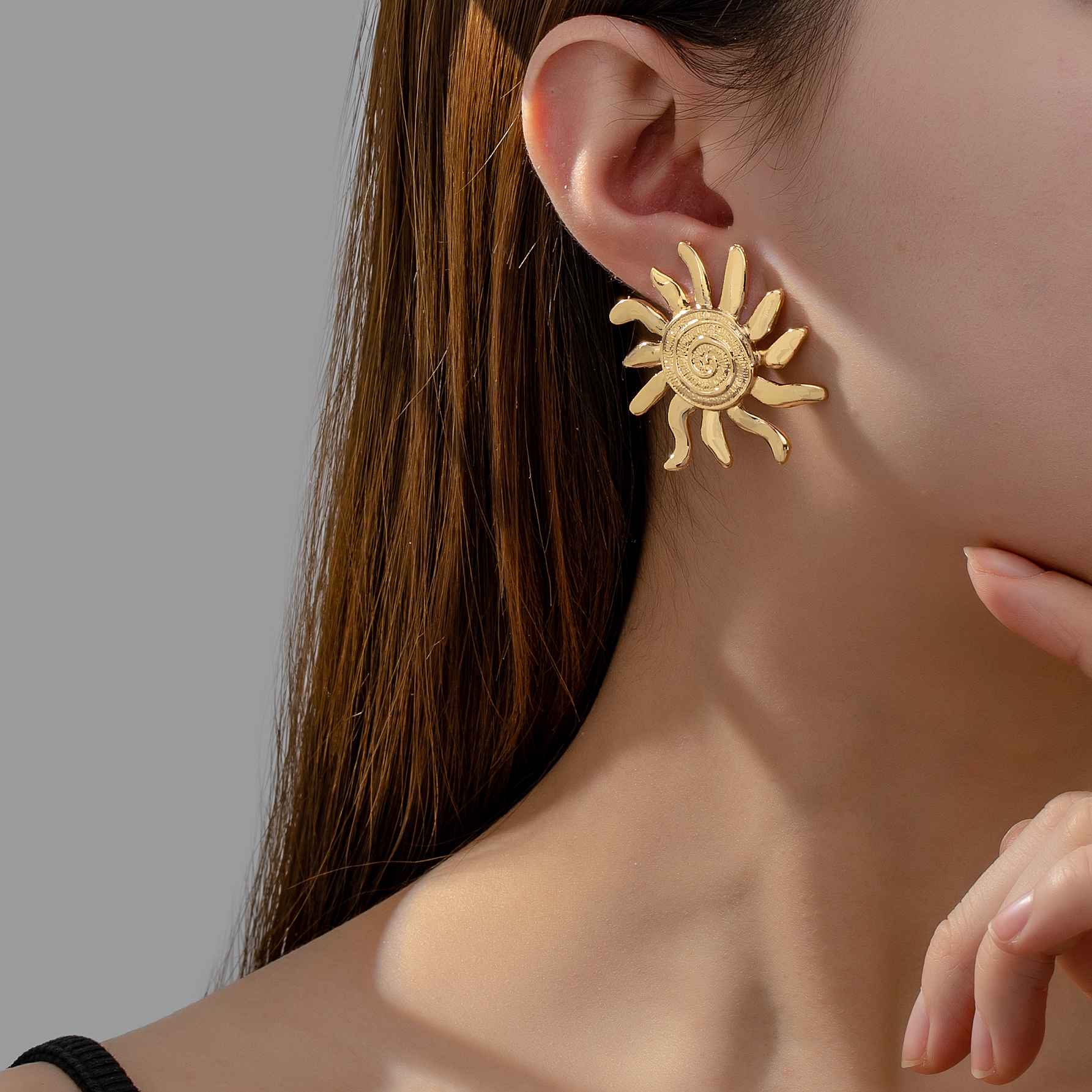 1 Pair Casual Simple Style Sun Alloy 14K Gold Plated Ear Studs display picture 2