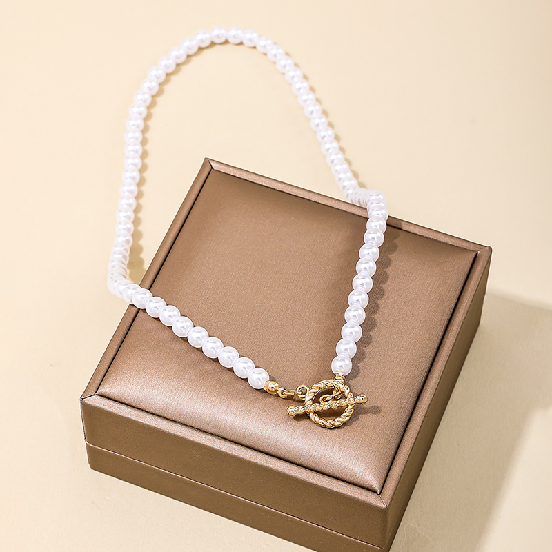 Elegant Einfacher Stil Geometrisch Künstliche Perle Kupfer Perlen Überzug Frau Halskette display picture 3