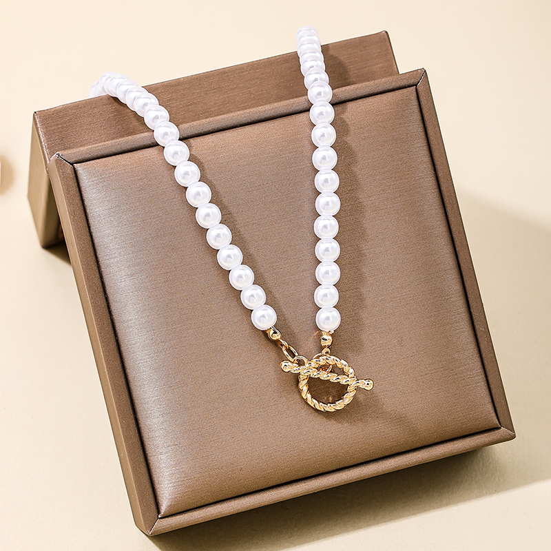 Elegant Einfacher Stil Geometrisch Künstliche Perle Kupfer Perlen Überzug Frau Halskette display picture 4