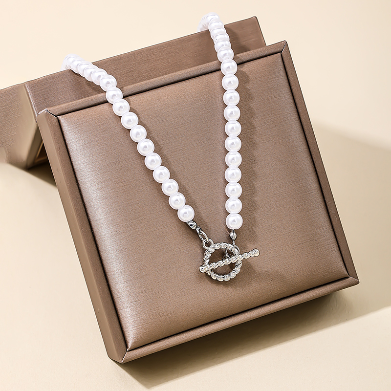 Elegant Einfacher Stil Geometrisch Künstliche Perle Kupfer Perlen Überzug Frau Halskette display picture 6
