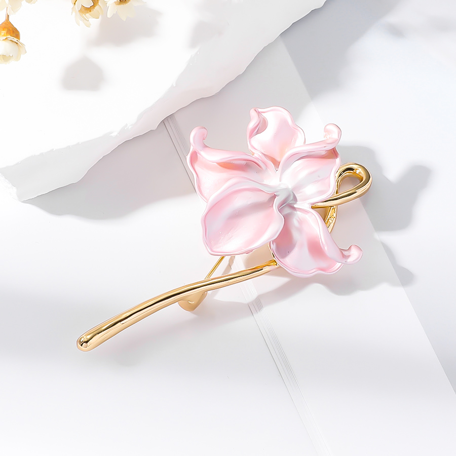 Elegant Lotus Alloy Stoving Varnish Women's Brooches display picture 3