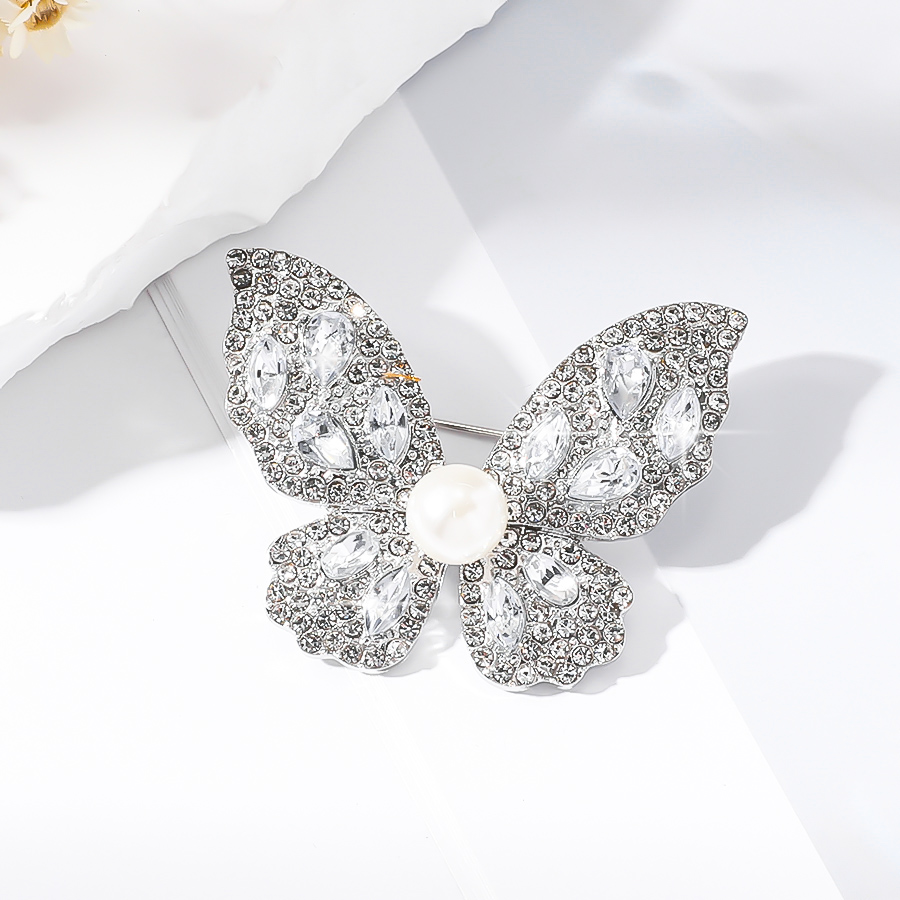 Elegant Butterfly Alloy Artificial Pearls Rhinestones Women's Brooches display picture 3