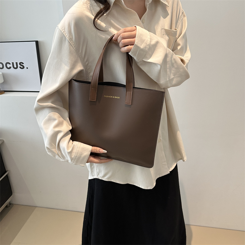 Women's Pu Leather Solid Color Classic Style Open Tote Bag display picture 2