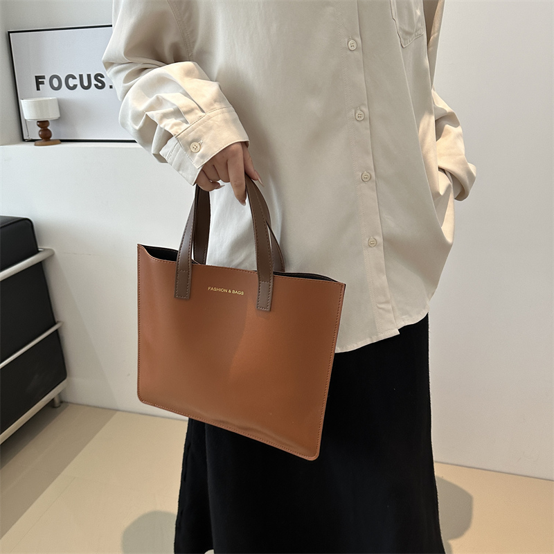 Women's Pu Leather Solid Color Classic Style Open Tote Bag display picture 10