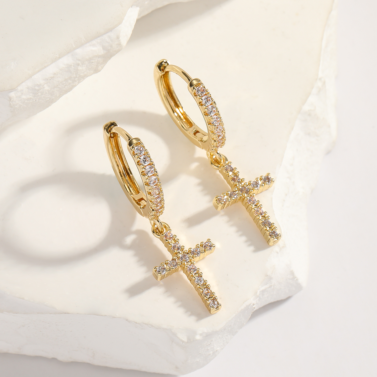 1 Pair Simple Style Cross Plating Inlay Copper Zircon White Gold Plated Gold Plated Drop Earrings display picture 1