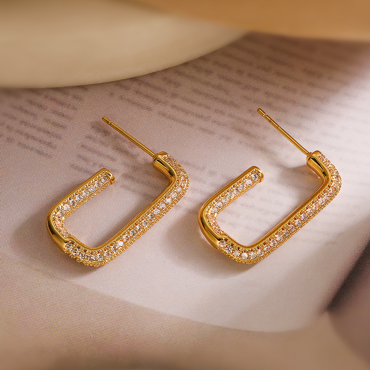 1 Pair Simple Style Geometric Inlay Copper Zircon 18K Gold Plated Ear Studs display picture 7