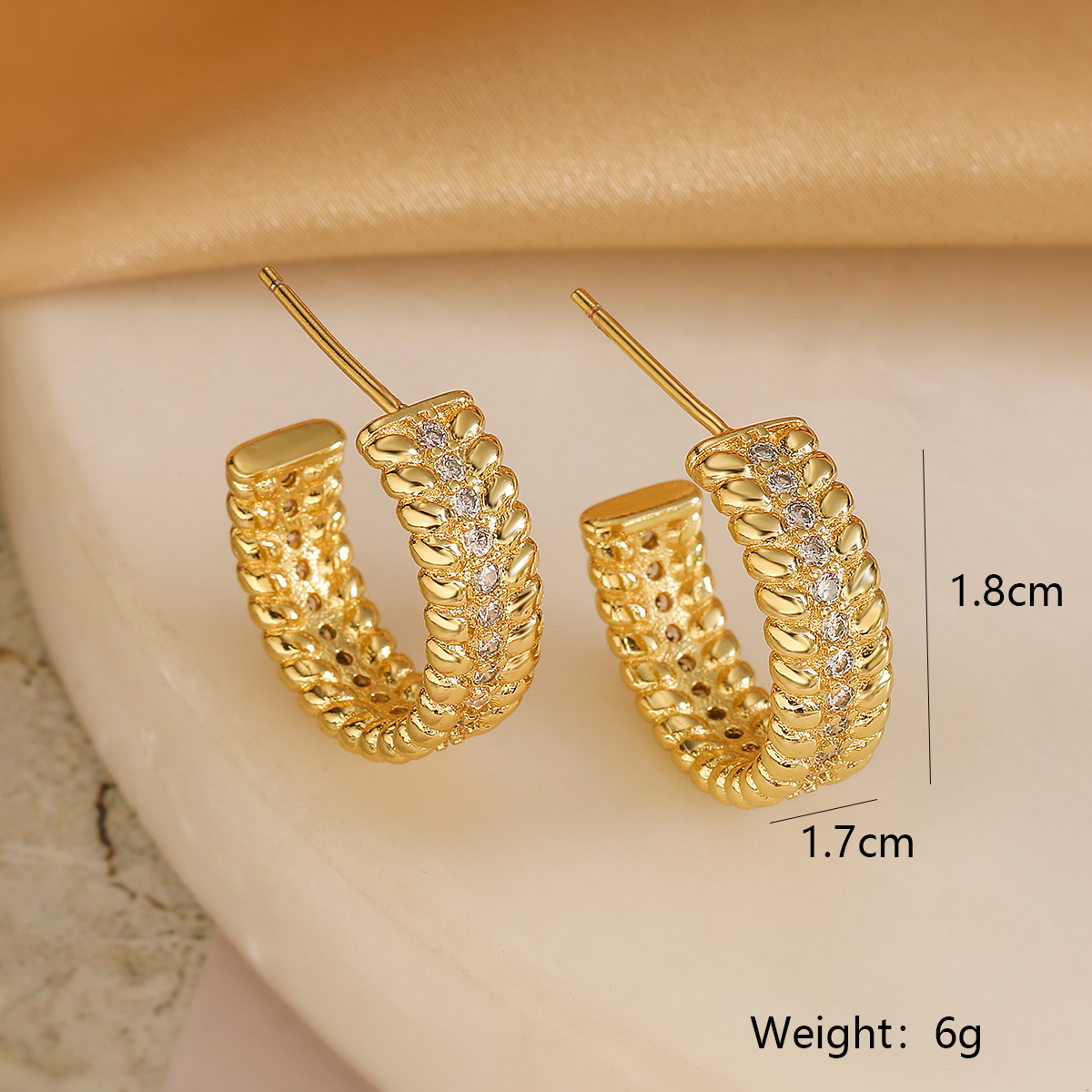 1 Paire Style Simple Géométrique Incruster Le Cuivre Zircon Plaqué Or 18K Boucles D'Oreilles display picture 1