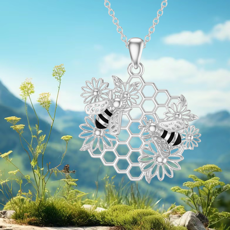 Pastoral Simple Style Sunflower Honeycomb Bee Alloy Hollow Out Gold Plated Silver Plated Women's Pendant Necklace display picture 5