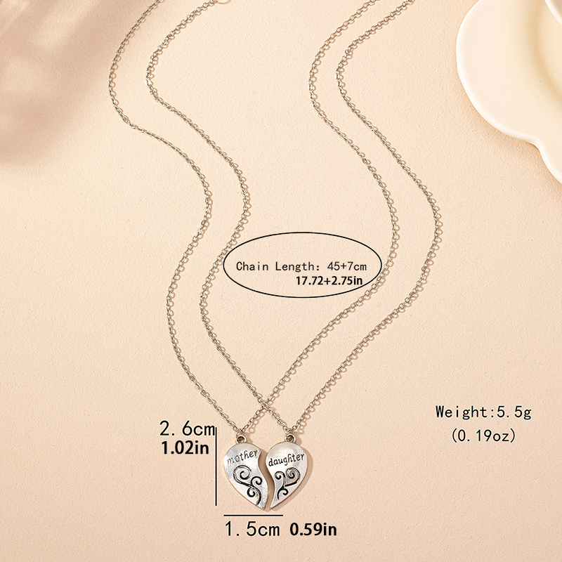 Retro Letter Heart Shape Zinc Alloy Women's Pendant Necklace display picture 4