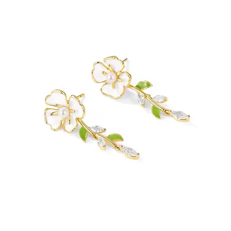 1 Pair Sweet Flower Inlay Alloy Artificial Rhinestones Gold Plated Drop Earrings display picture 5