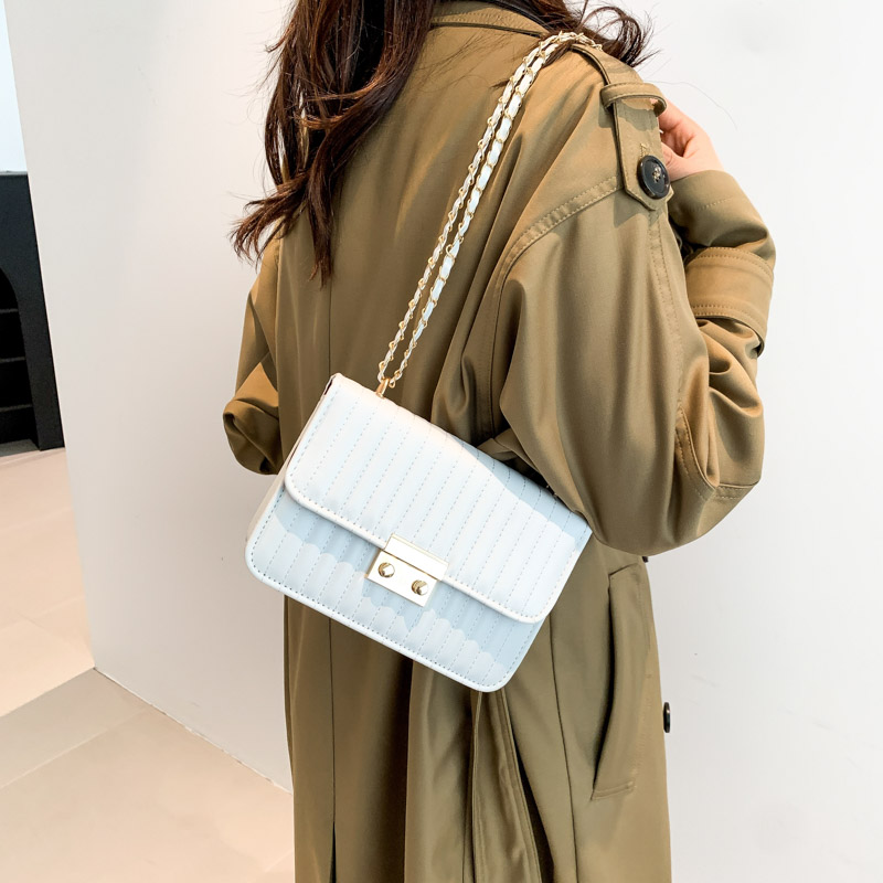 Women's Pu Leather Stripe Solid Color Classic Style Square Lock Clasp Crossbody Bag display picture 4
