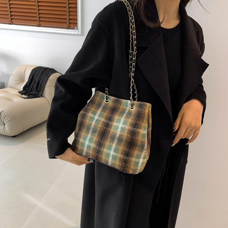 Women's Woolen Plaid Classic Style Square Magnetic Buckle Crossbody Bag display picture 7