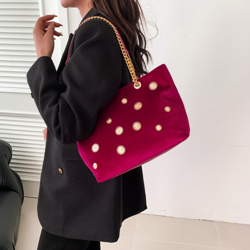 Women's Gold Velvet Round Dots Elegant Square Zipper Shoulder Bag display picture 2