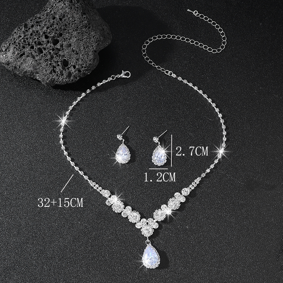 Cobre Elegante Geométrico Color Sólido Embutido Diamantes De Imitación Artificiales Conjunto De Joyas display picture 5