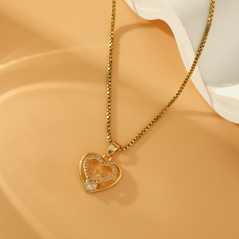 Wholesale Elegant Heart Shape Artificial Feather Brass Inlay 18K Gold Plated Zircon Pendant Necklace display picture 1