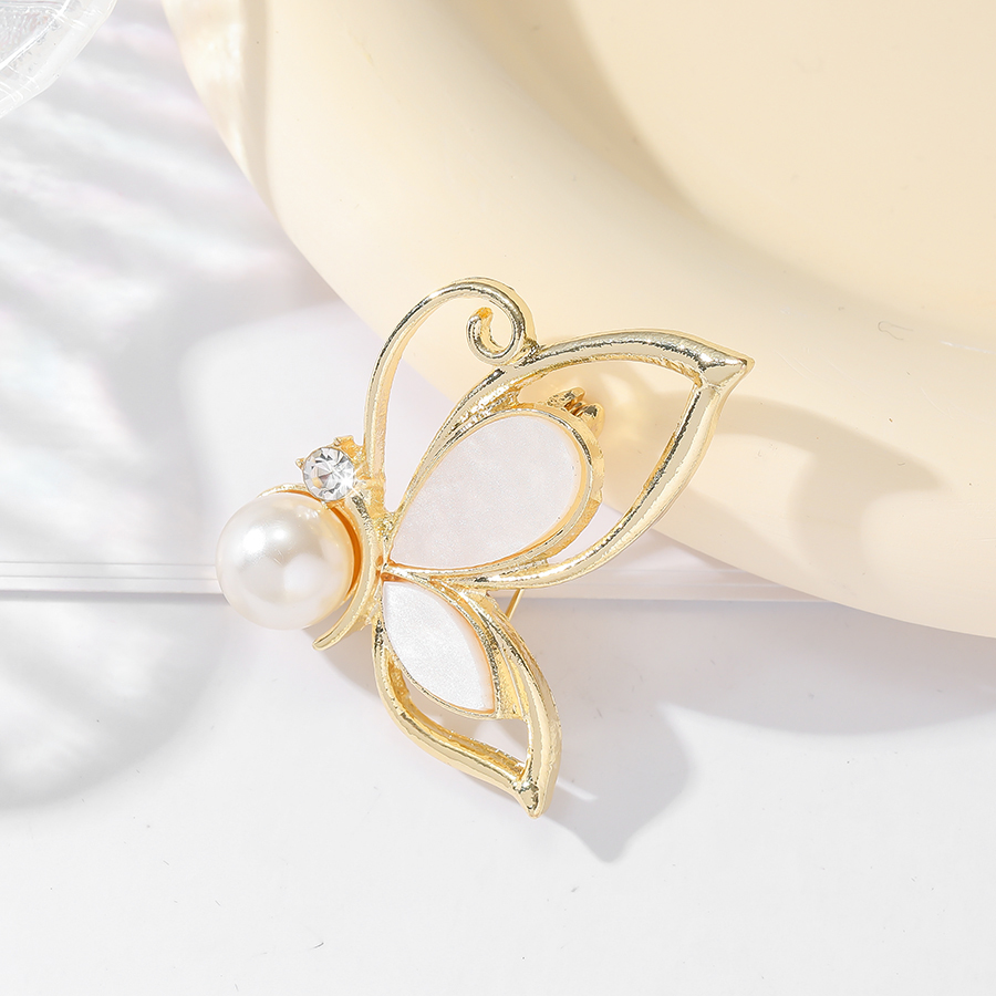 Elegante Mariposa Aleación Embutido Perlas Artificiales Mujeres Broches display picture 4