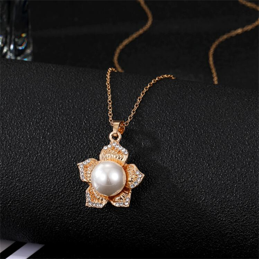 Elegant Flower Alloy Inlay Artificial Rhinestones Women's Jewelry Set display picture 4