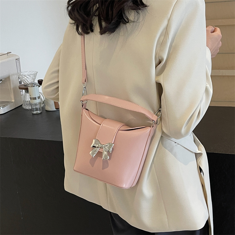 Women's Bow Knot Classic Style Flip Cover Bucket Bag display picture 23